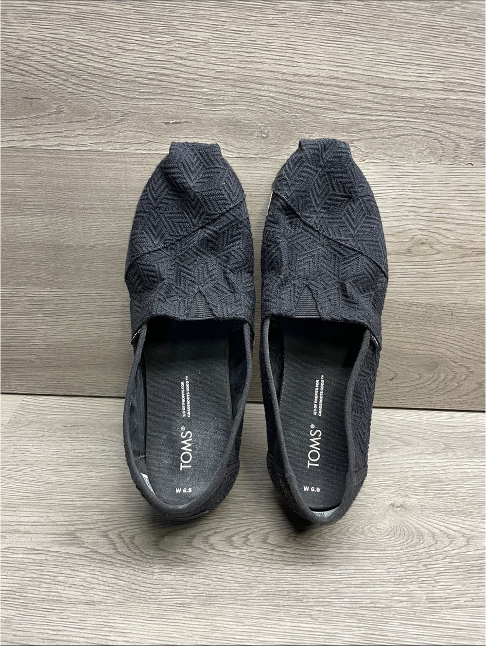 TOMS Black Geometric Knit Slip-On Moccasins #1538